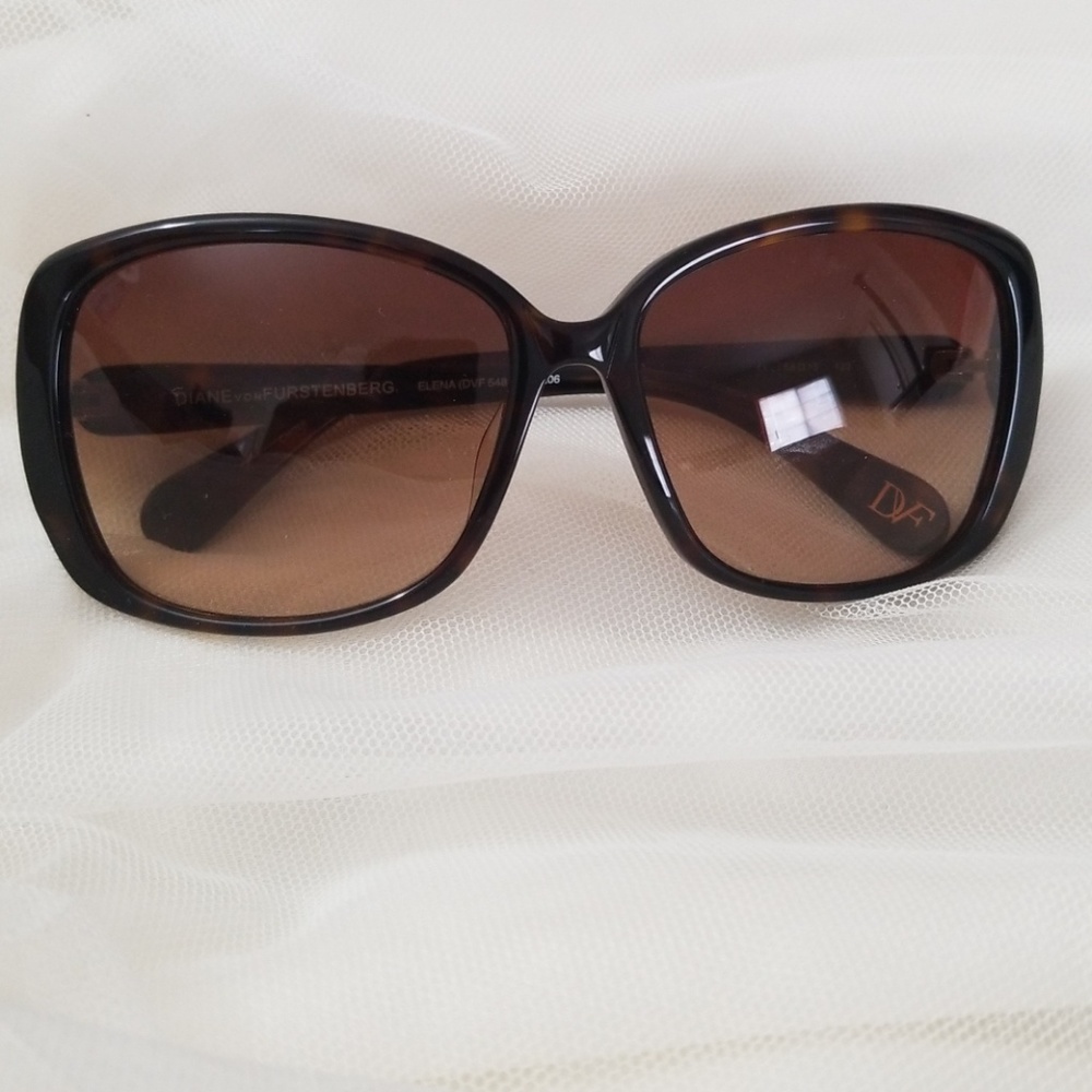Diane von Furstenberg Tortoise cat eye Sunglasses